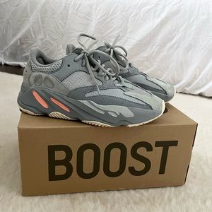 Yeezy Boost 700